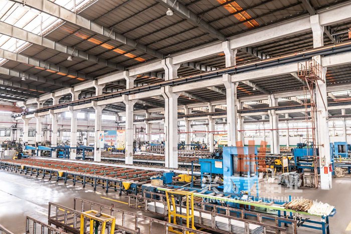 aluminium-trim-manufacturer-support-custom_img_ (3).jpg